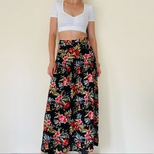 New Body Glove Hawaiian Floral Maxi Lightweight Black Skirt Side Slits